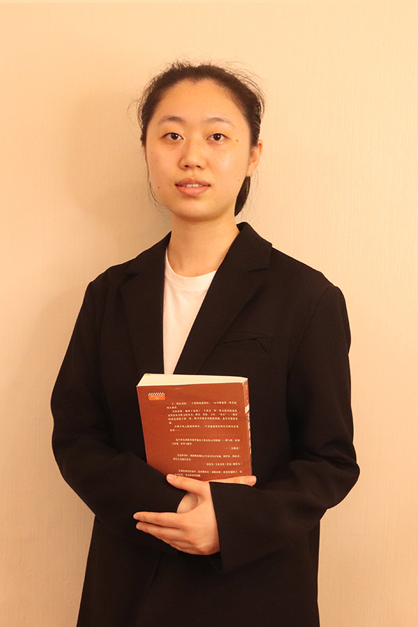 宁陕梁艺 本科学历，优秀班主任