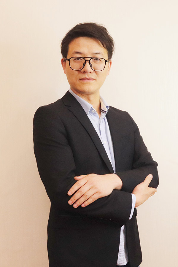 宁陕李林科 本科学历,毕业于西安石油大学