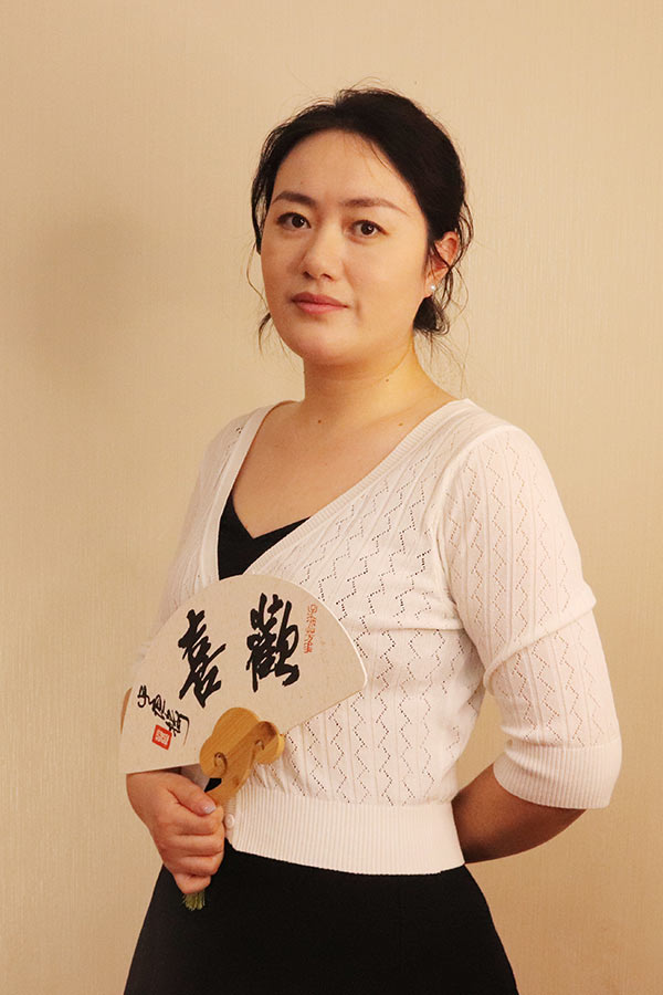 宁陕石亚利 研究生学历,毕业于陕西师范大学