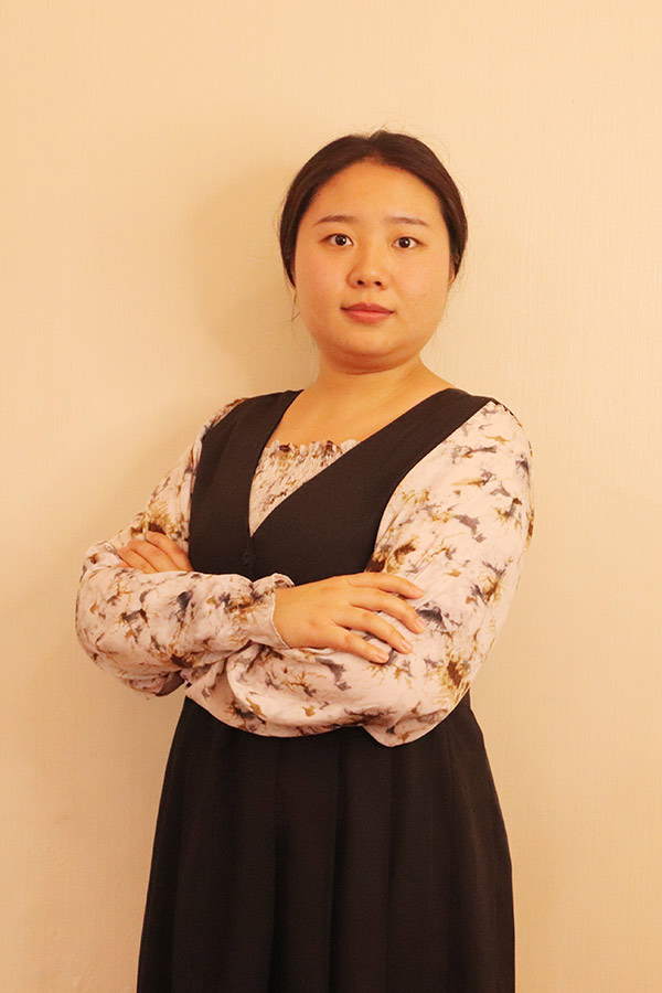宁陕何爱玲 本科学历，优秀班主任